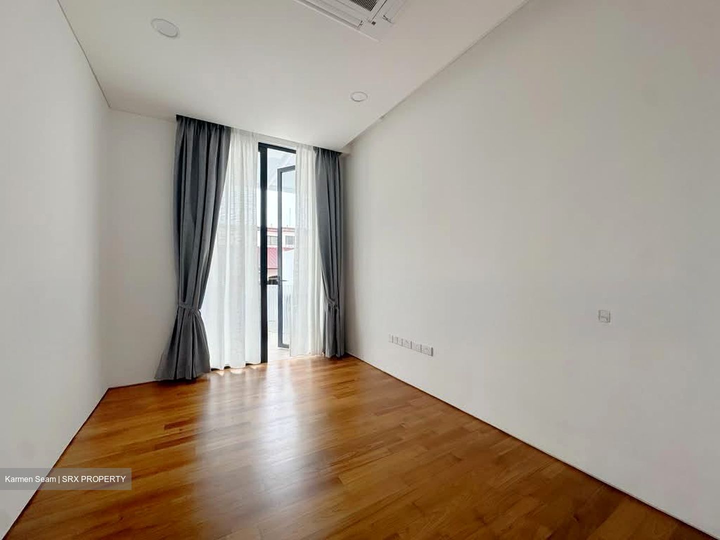 West Coast Road (D5), Terrace #551645671